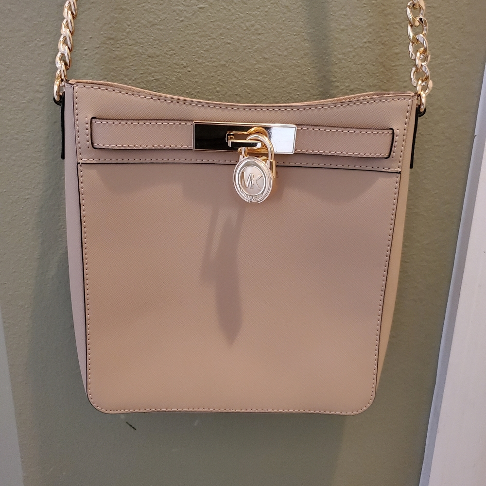 Michael Kors Hamilton Medium Messenger Crossbody